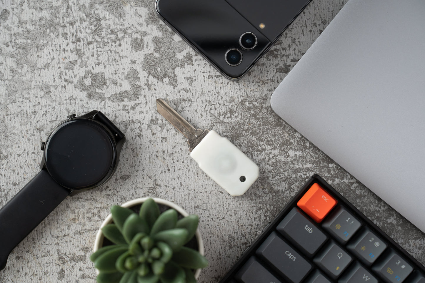 Pre-order: x1 Illumi-key KW1/SC1 | LED Key that lights itself up when you come home in the dark!